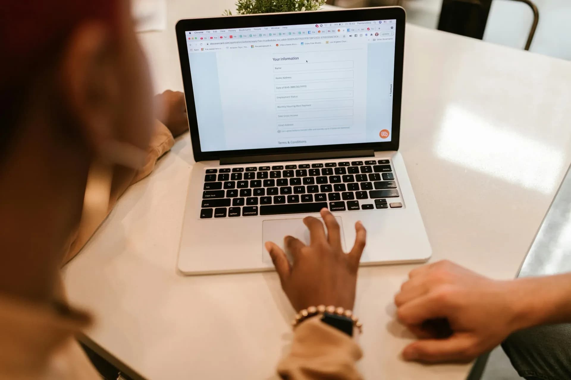 Your Quick Guide to Budgeting and Managing Finances While Studying Abroad
